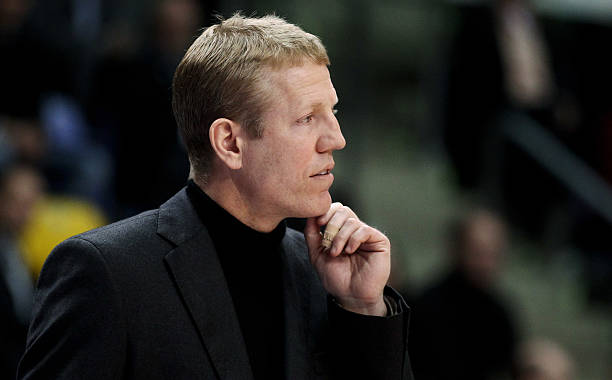 青岛海牛在 青岛海牛在