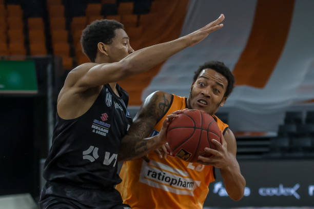 被评价为比 被评价为比